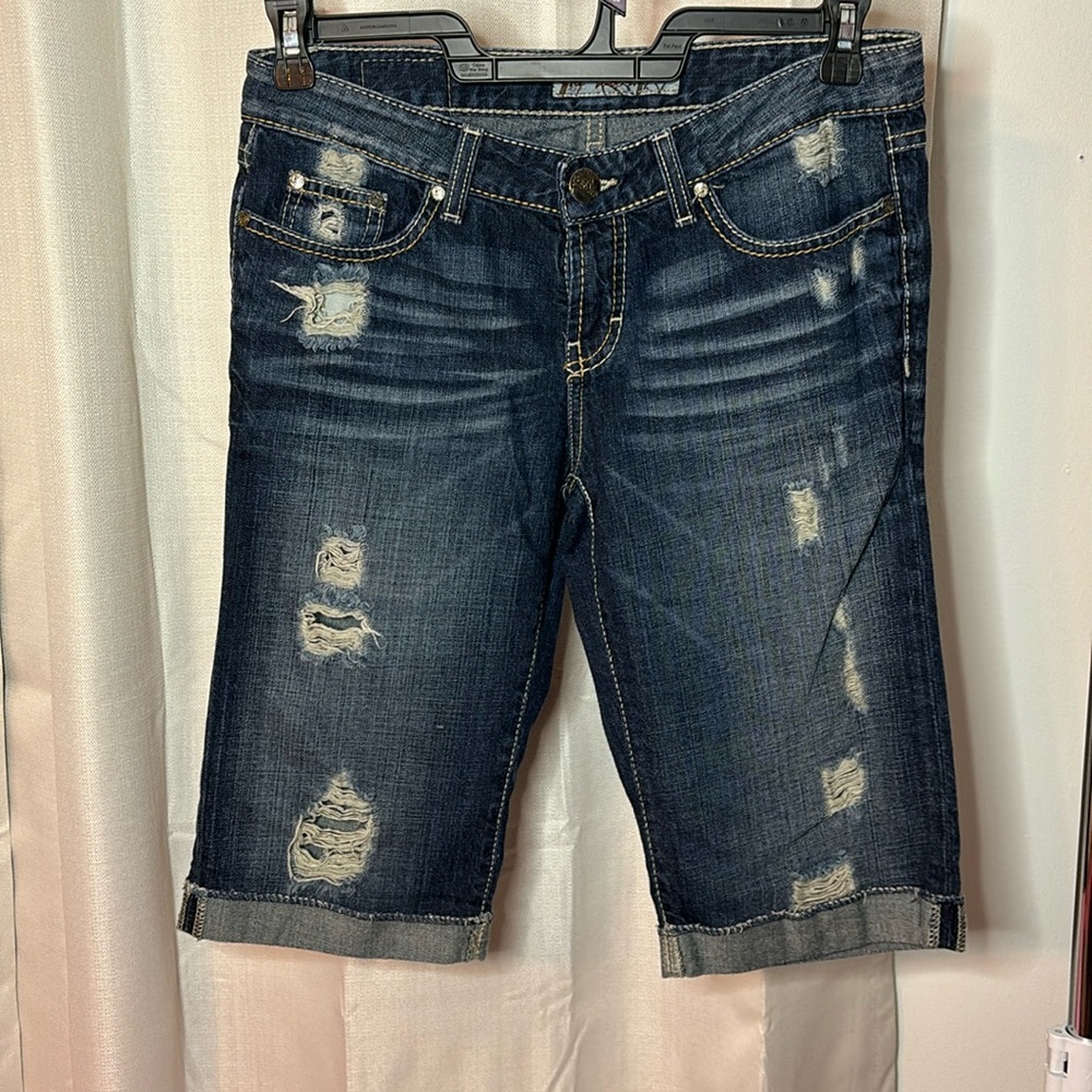 BKE Madison Jeans Shorts 2000’s “jorts” size 28 
Y2K fashion